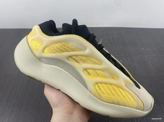 HP5425 Adidas Safflower V3 Yeezy Mono 700 0712